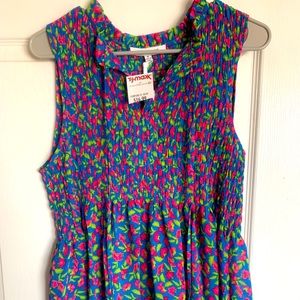 Sleeveless summer top.